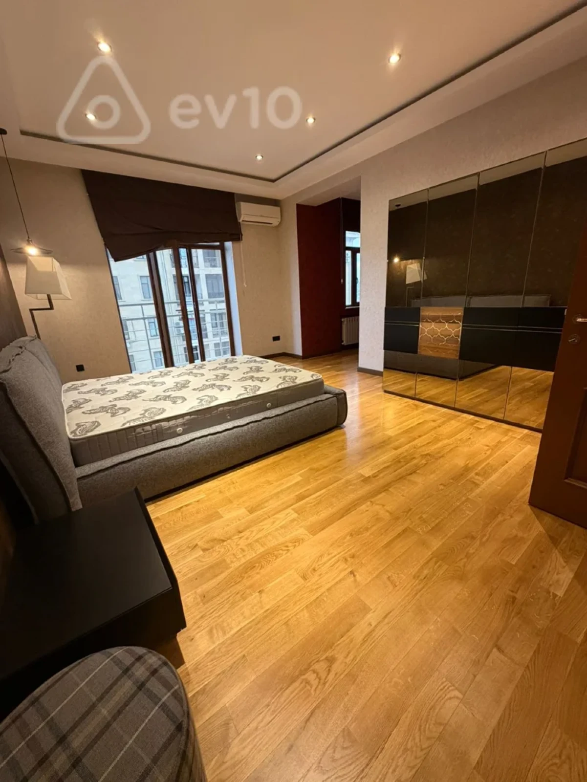Kirayə verilir 2 otaqlı yeni tikili 83 m²
