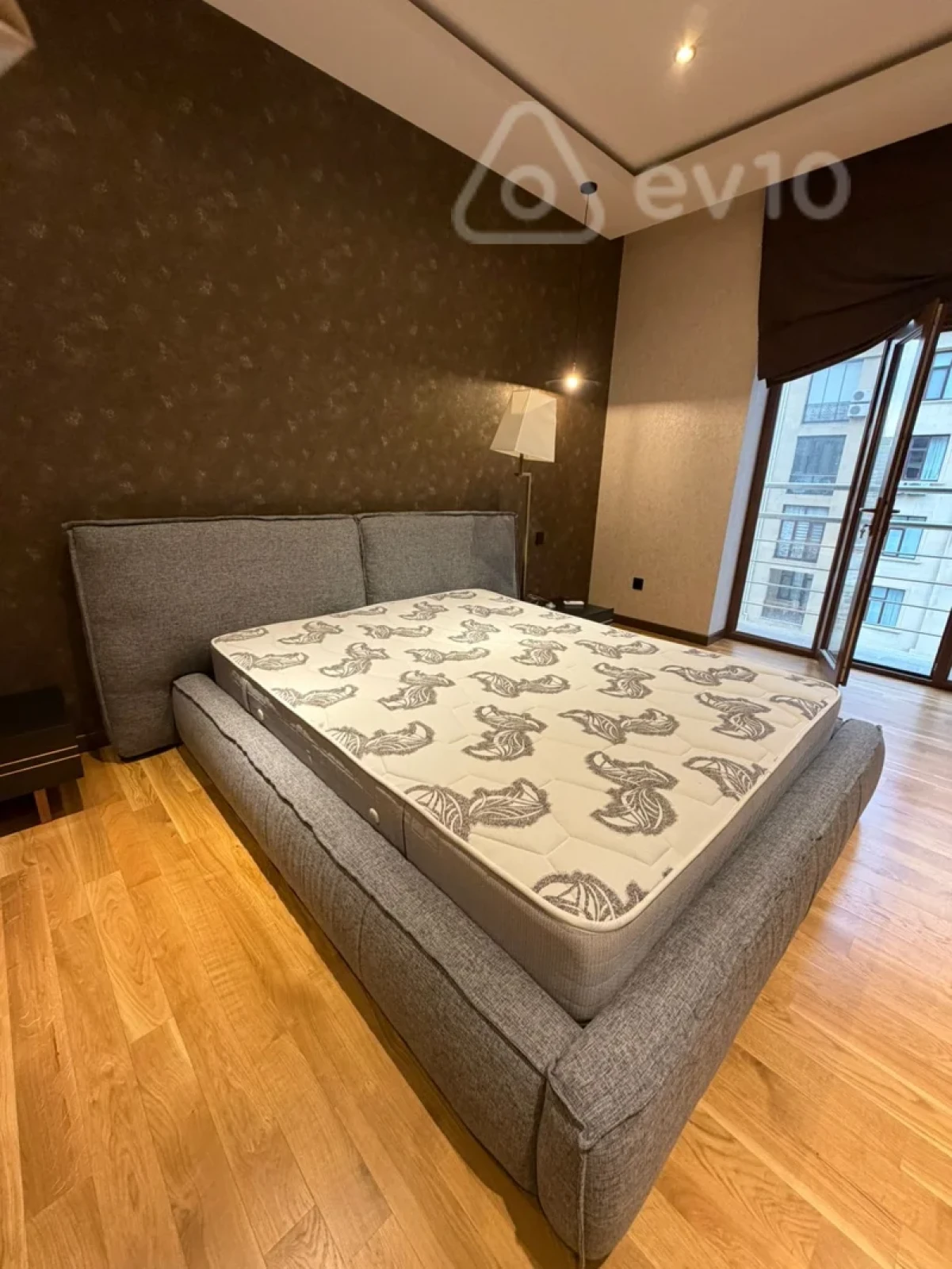 Kirayə verilir 2 otaqlı yeni tikili 83 m²