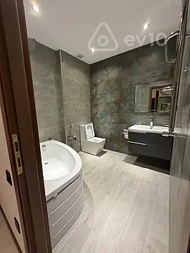 Kirayə verilir 2 otaqlı yeni tikili 83 m²