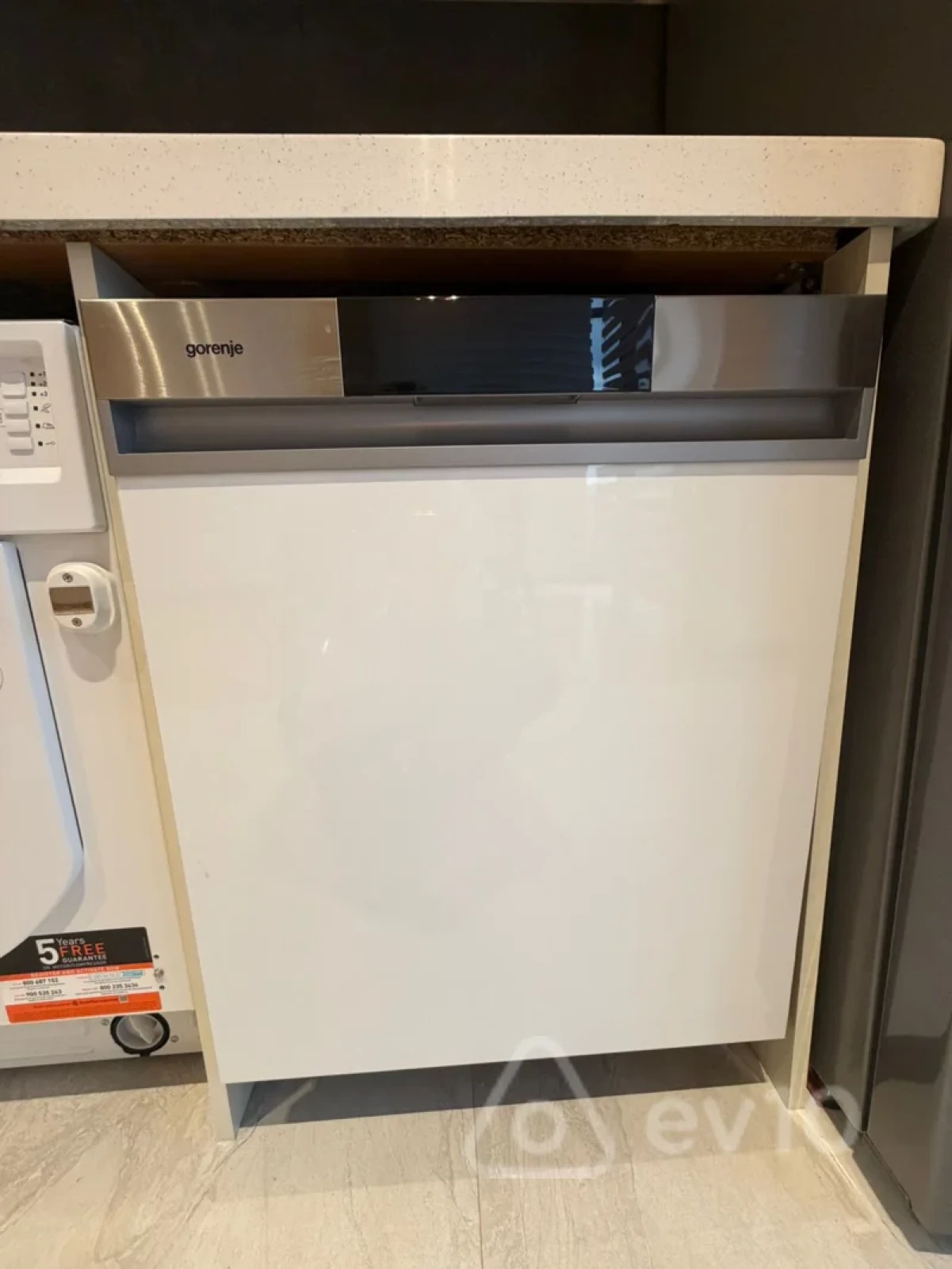 Kirayə verilir 2 otaqlı yeni tikili 83 m²