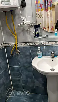 Kirayə verilir 2 otaqlı köhnə tikili 50 m²