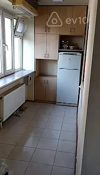 Kirayə verilir 2 otaqlı köhnə tikili 50 m²