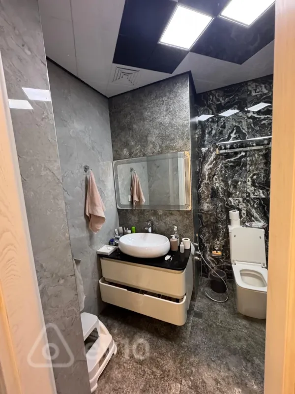 Kirayə verilir 3 otaqlı yeni tikili 140 m²