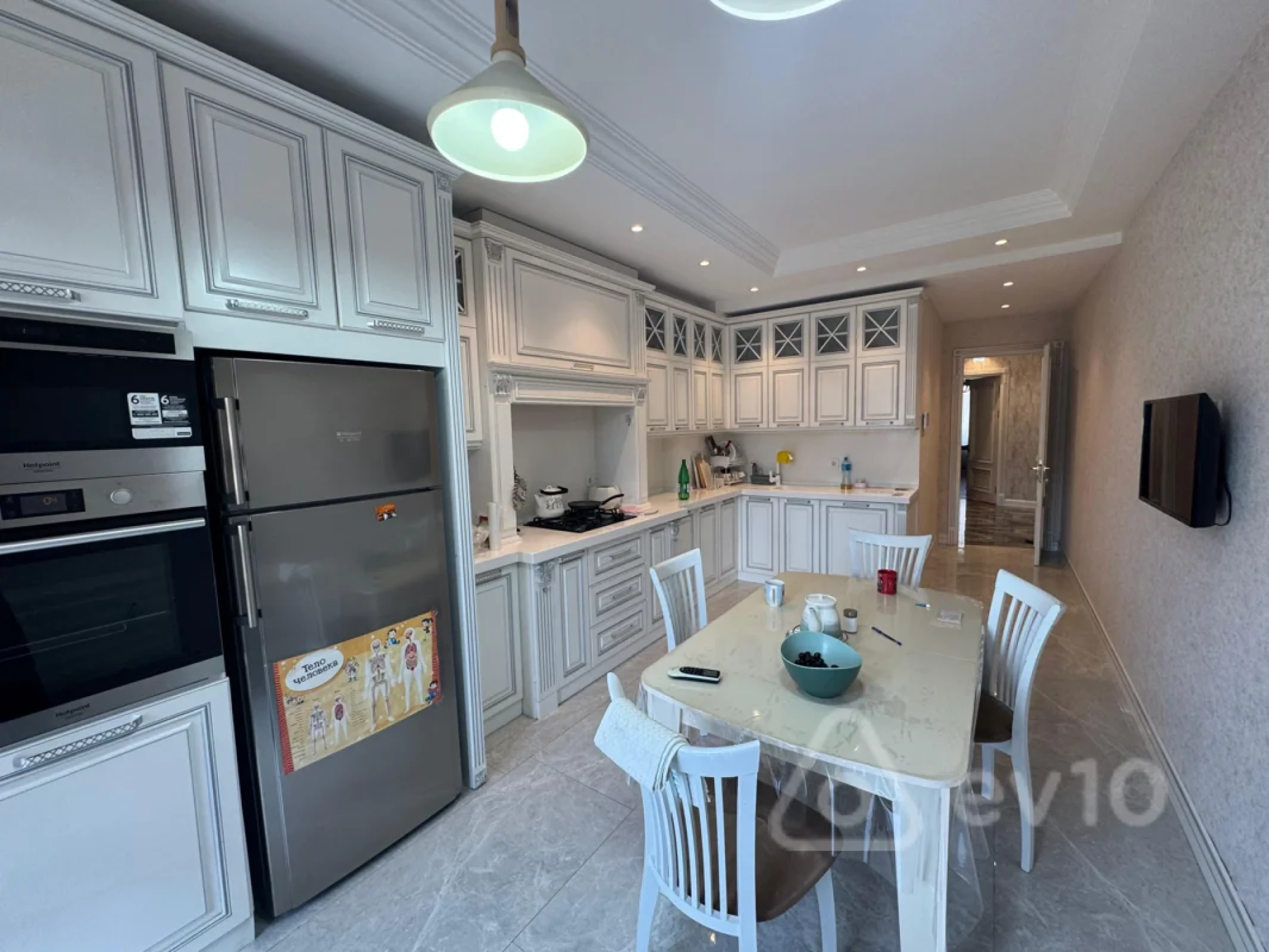 Kirayə verilir 3 otaqlı yeni tikili 140 m²