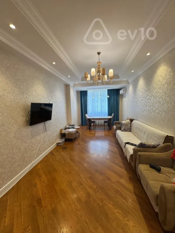 Kirayə verilir 3 otaqlı yeni tikili 140 m²