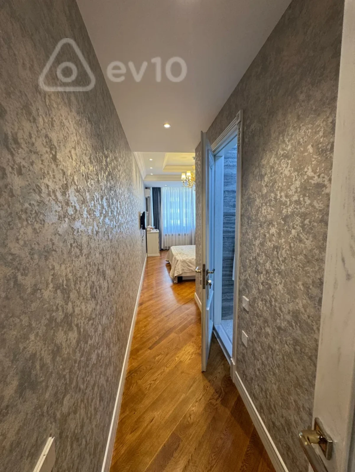 Kirayə verilir 3 otaqlı yeni tikili 140 m²