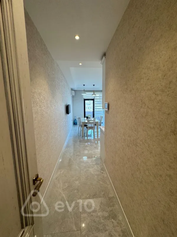 Kirayə verilir 3 otaqlı yeni tikili 140 m²