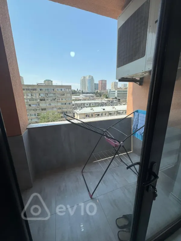 Kirayə verilir 3 otaqlı yeni tikili 140 m²