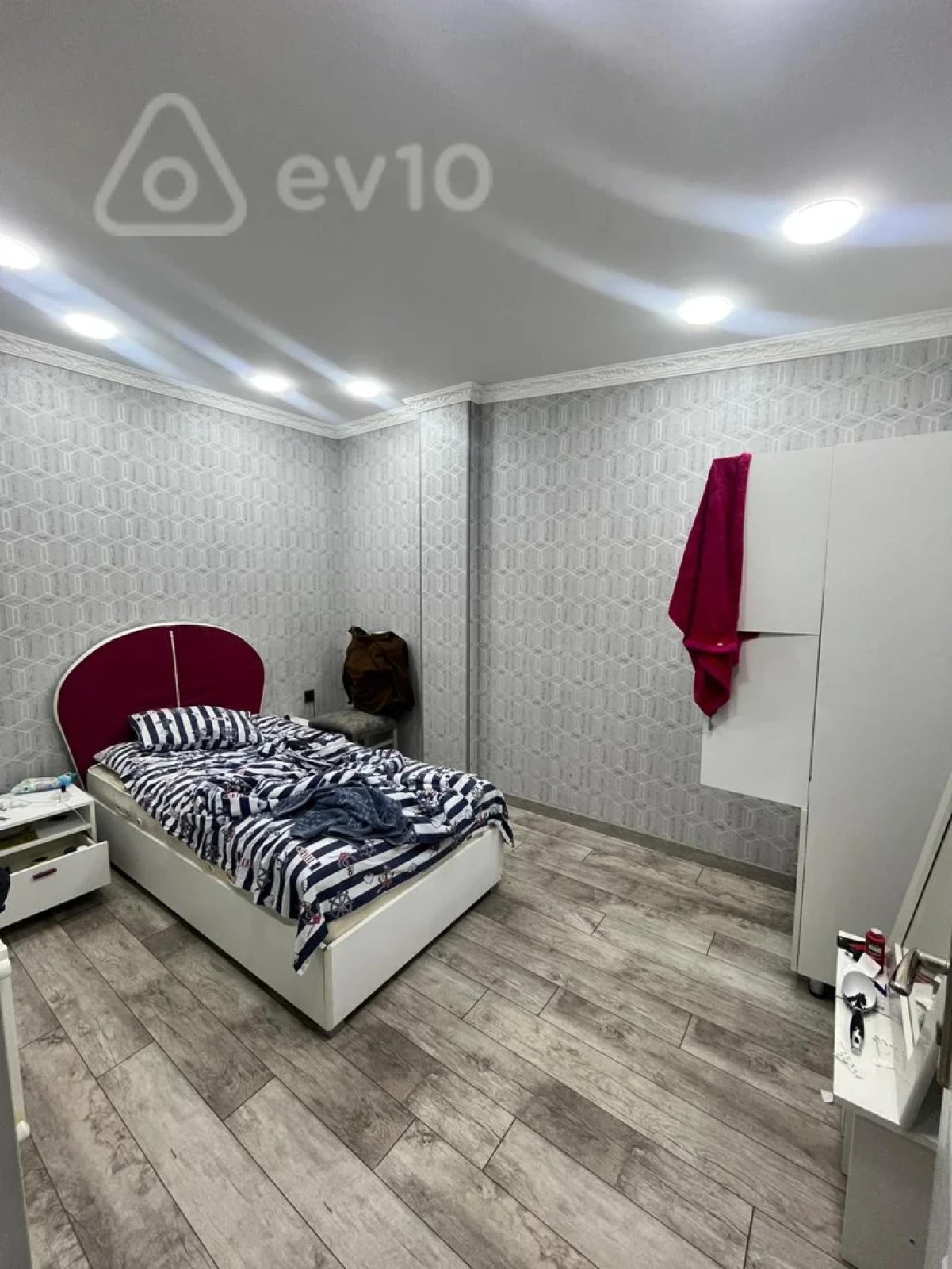 Kirayə verilir 2 otaqlı yeni tikili 42 m²