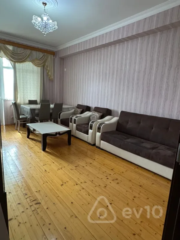 Kirayə verilir 2 otaqlı yeni tikili 75 m²