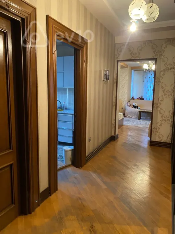 Kirayə verilir 2 otaqlı yeni tikili 75 m²