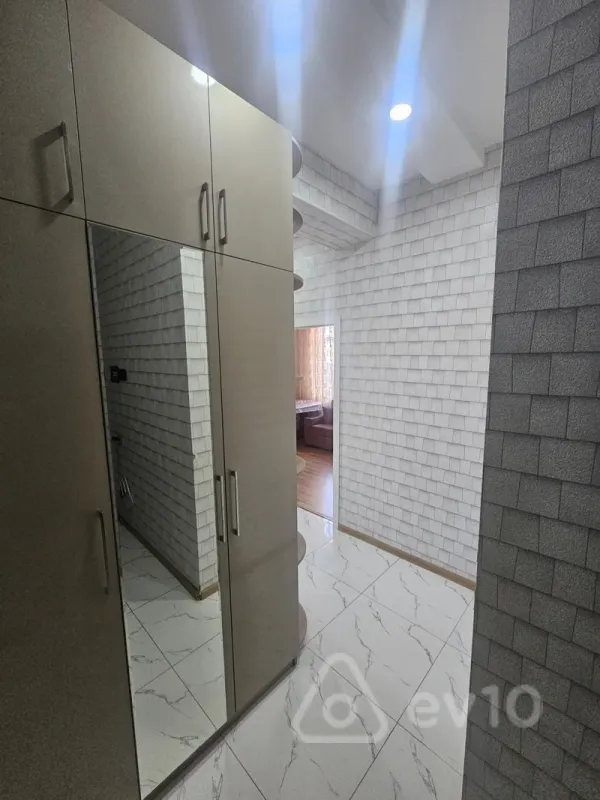Kirayə verilir 2 otaqlı yeni tikili 40 m²