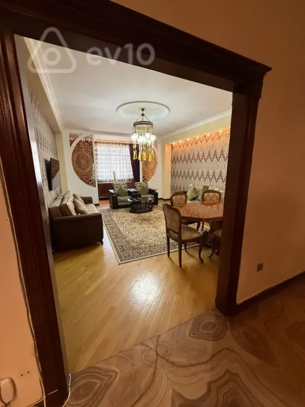 Kirayə verilir 4 otaqlı yeni tikili 200 m²