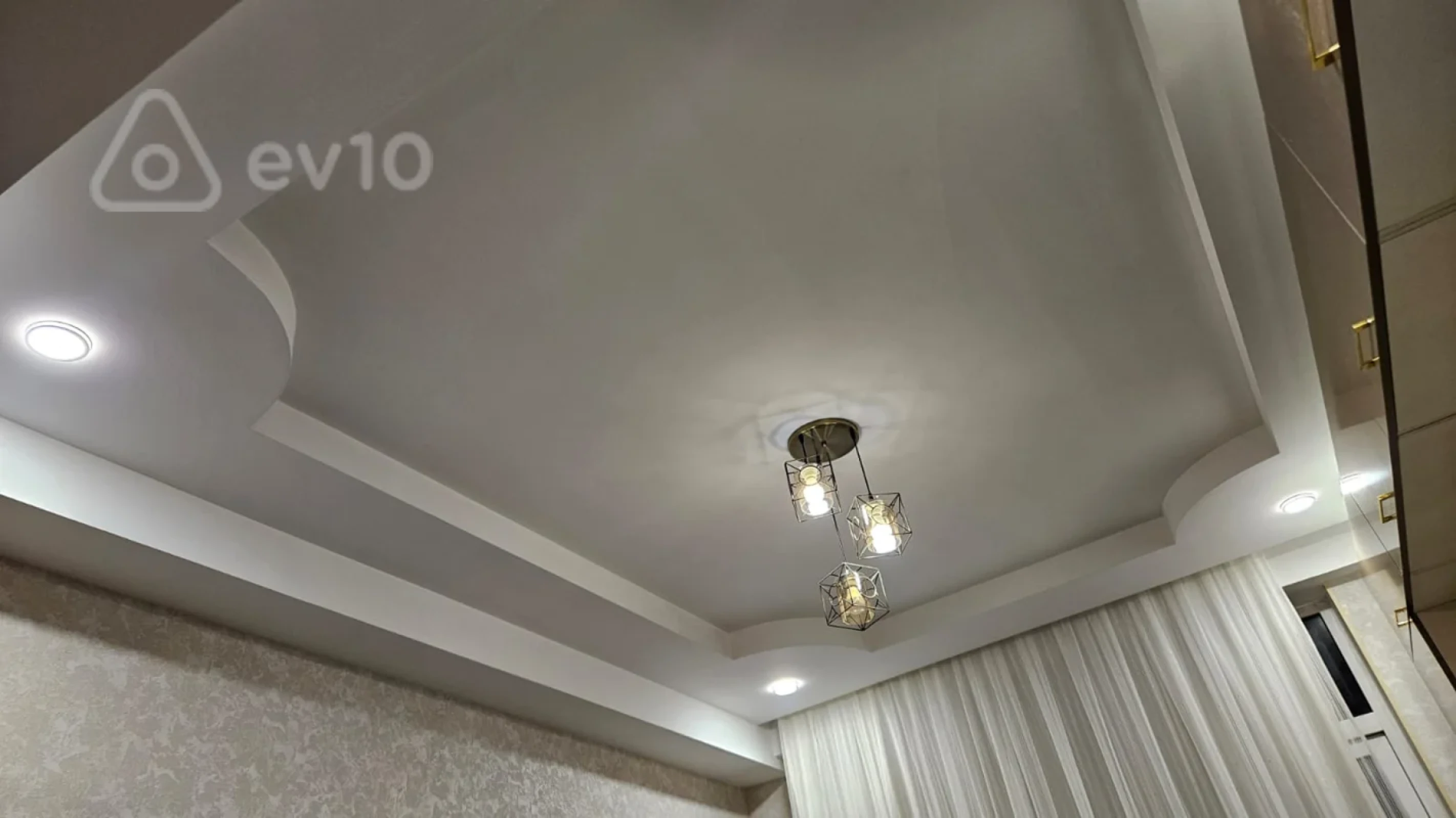 Kirayə verilir 2 otaqlı yeni tikili 70 m²