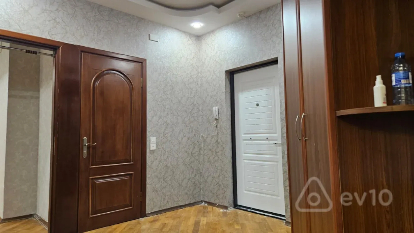Kirayə verilir 2 otaqlı yeni tikili 70 m²