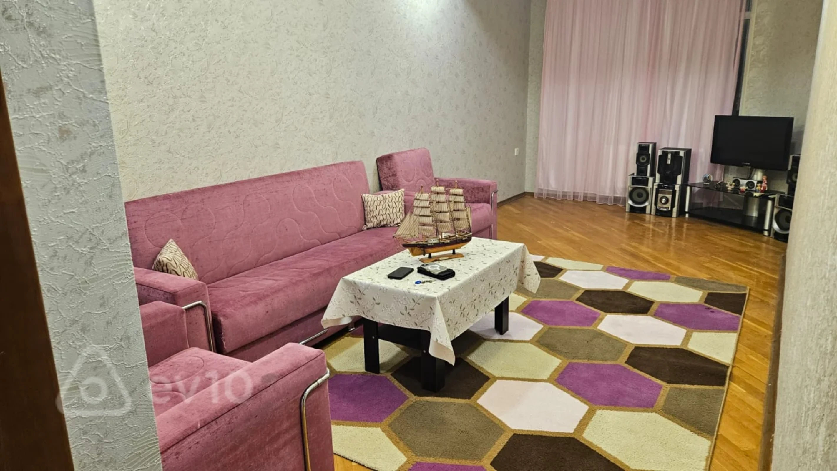 Kirayə verilir 2 otaqlı yeni tikili 70 m²