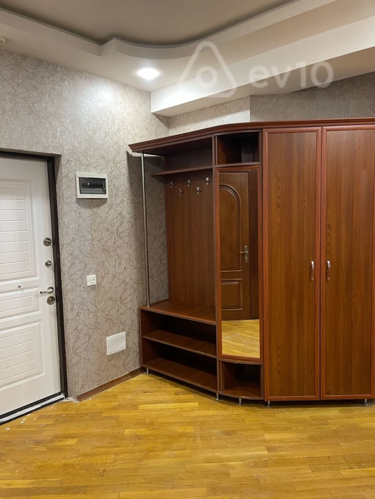 Kirayə verilir 2 otaqlı yeni tikili 70 m²