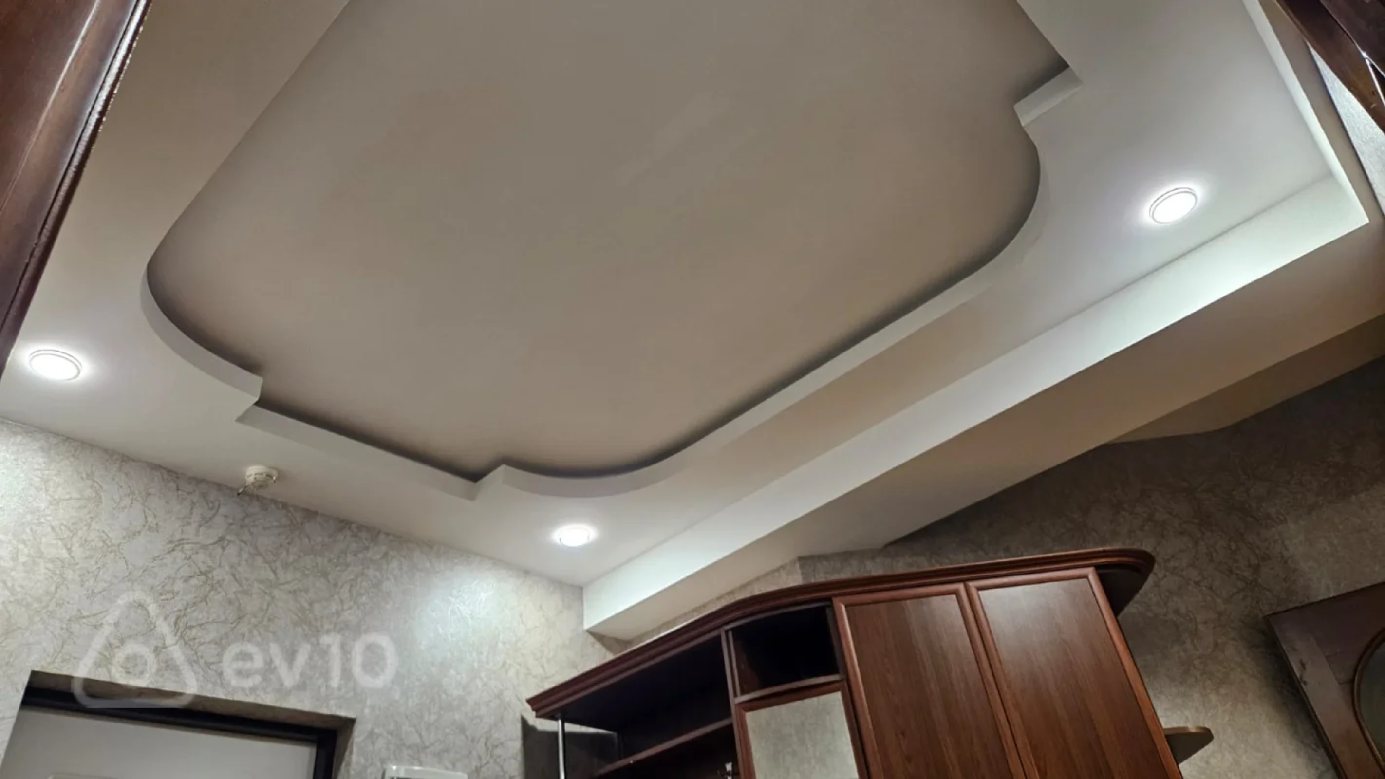 Kirayə verilir 2 otaqlı yeni tikili 70 m²