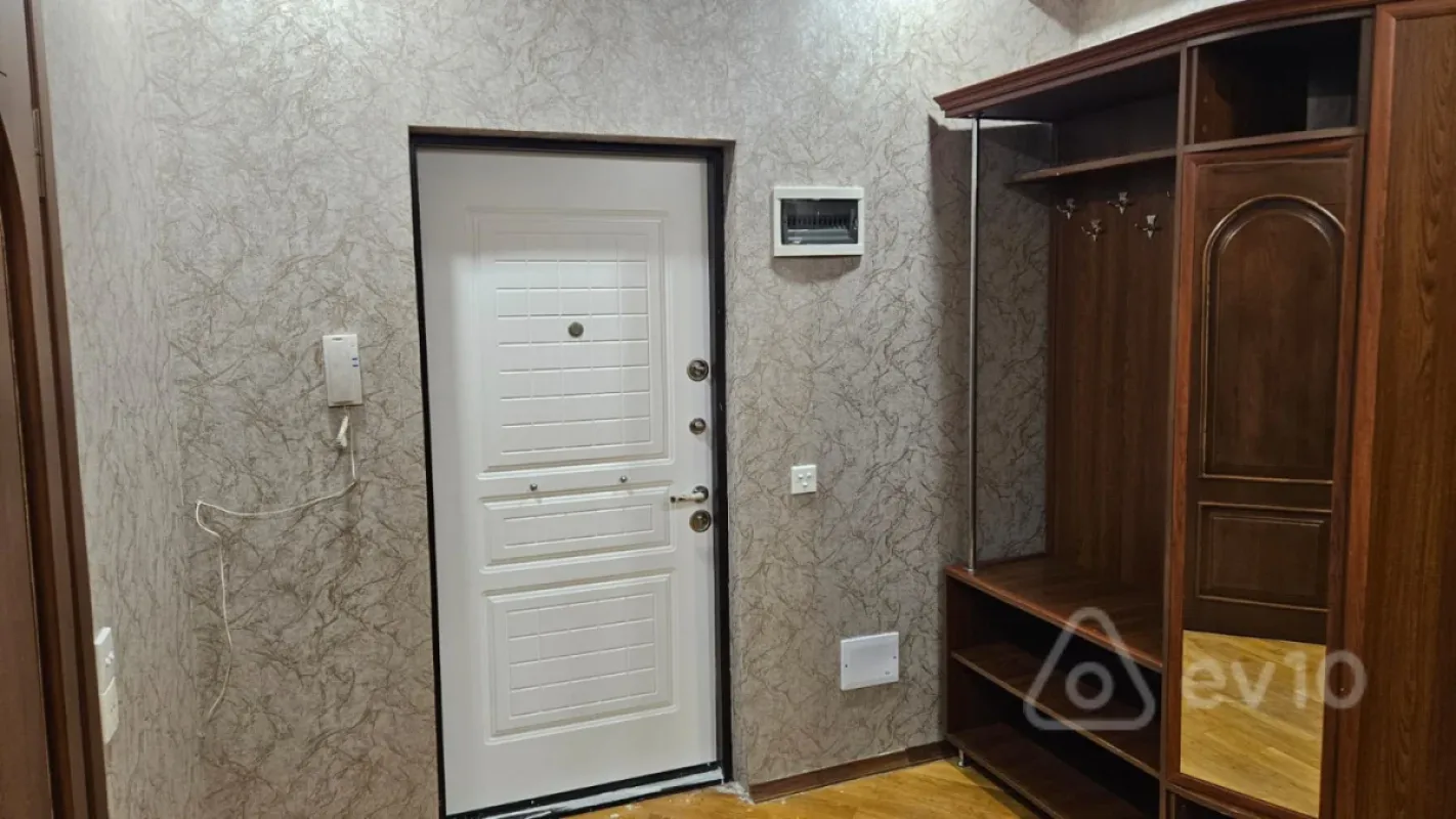 Kirayə verilir 2 otaqlı yeni tikili 70 m²