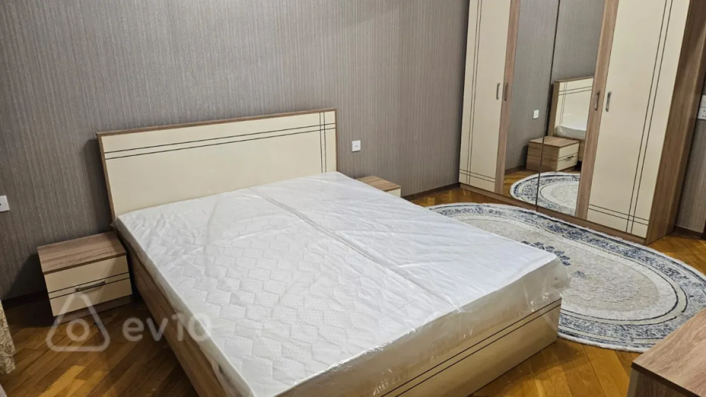 Kirayə verilir 2 otaqlı yeni tikili 70 m²