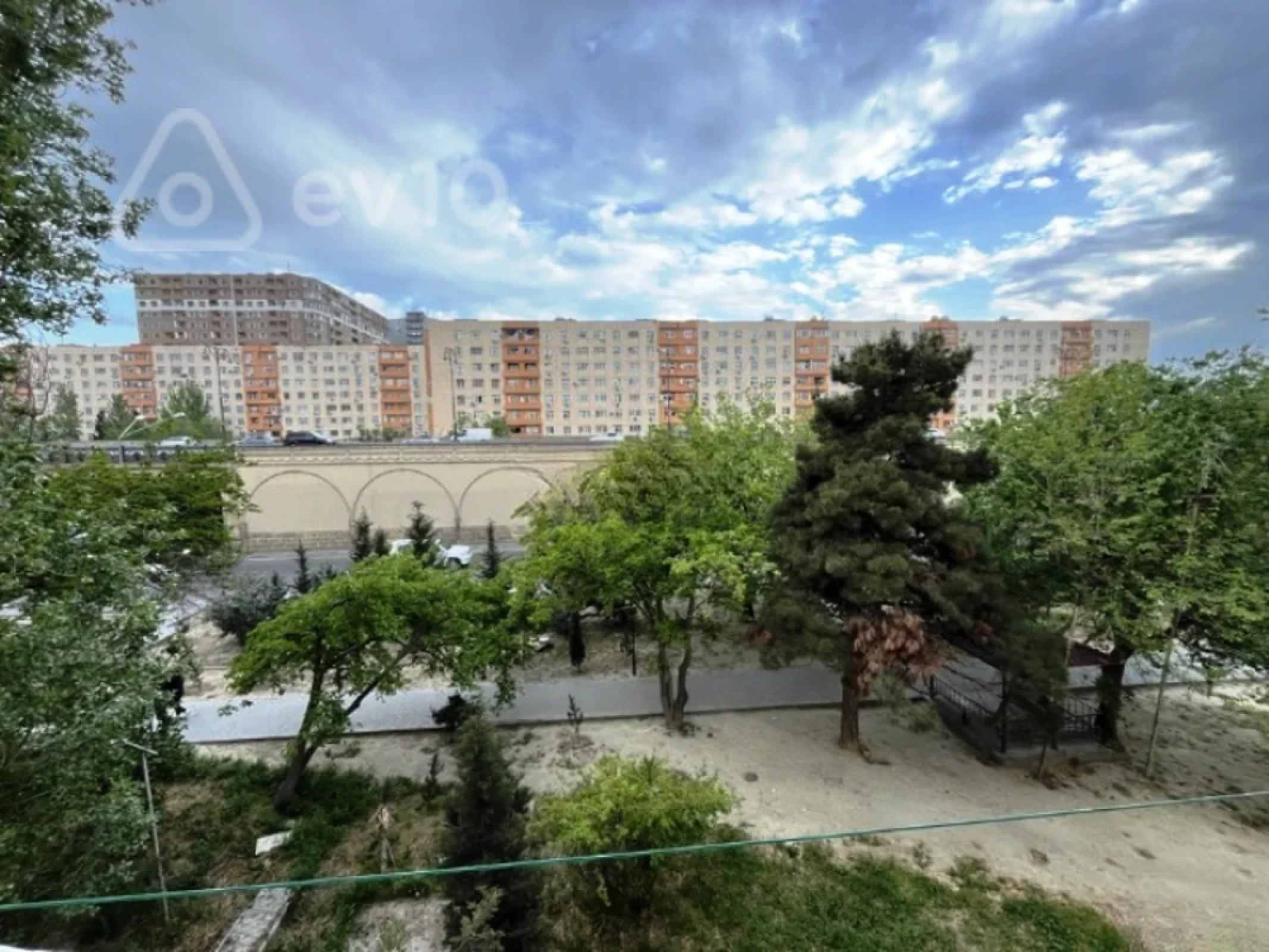 Satılır 3 otaqlı köhnə tikili 70 m²