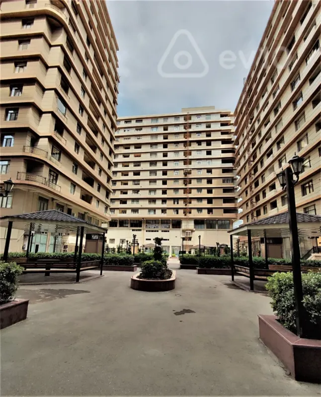 Kirayə verilir 2 otaqlı yeni tikili 80 m²