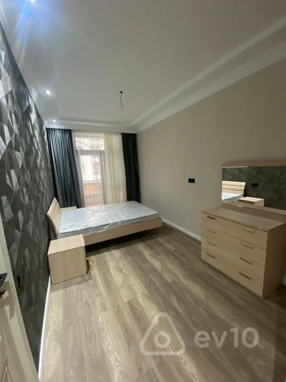 Kirayə verilir 3 otaqlı yeni tikili 86 m²