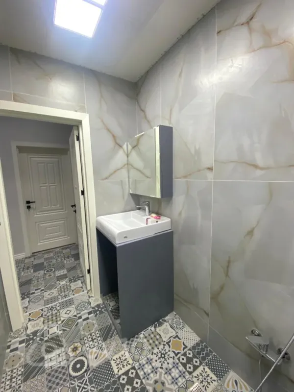 Kirayə verilir 3 otaqlı yeni tikili 86 m²