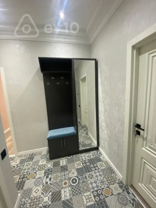 Kirayə verilir 3 otaqlı yeni tikili 86 m²