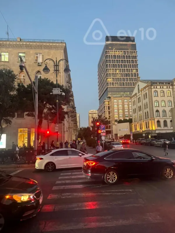 Kirayə verilir 2 otaqlı köhnə tikili 62 m²
