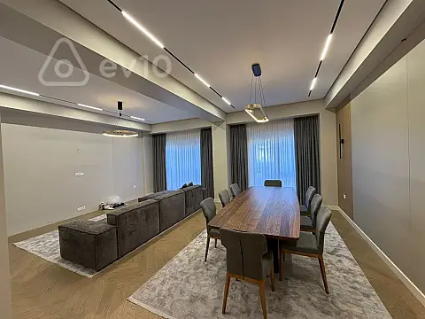 Kirayə verilir 5 otaqlı yeni tikili 220 m²