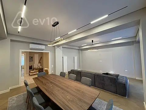 Kirayə verilir 5 otaqlı yeni tikili 220 m²