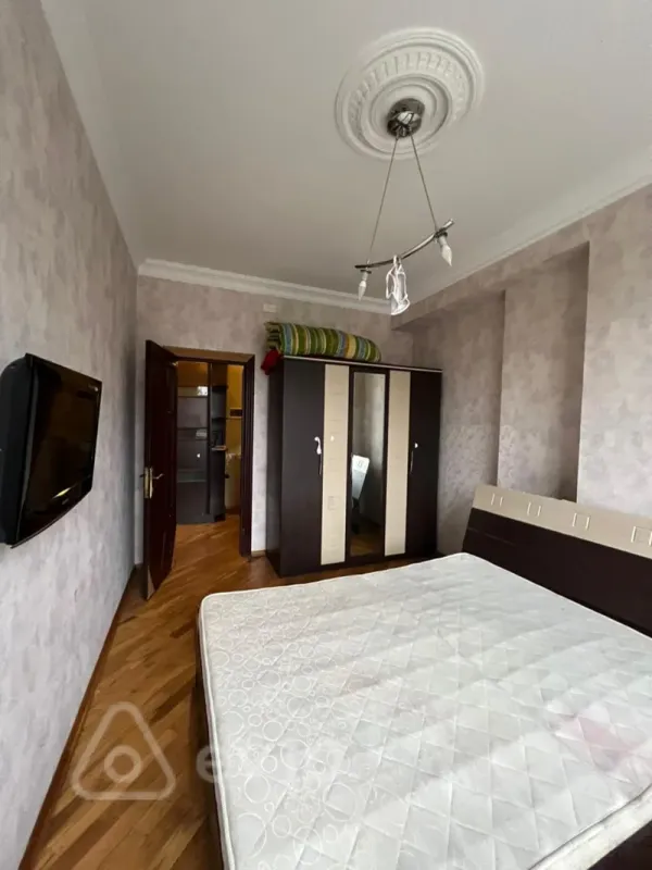 Kirayə verilir 2 otaqlı yeni tikili 83 m²