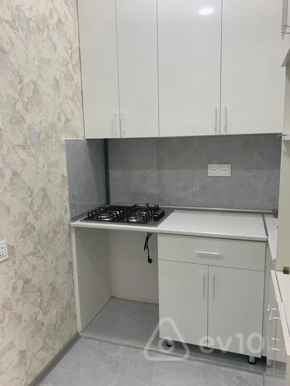 Kirayə verilir 3 otaqlı yeni tikili 56 m²
