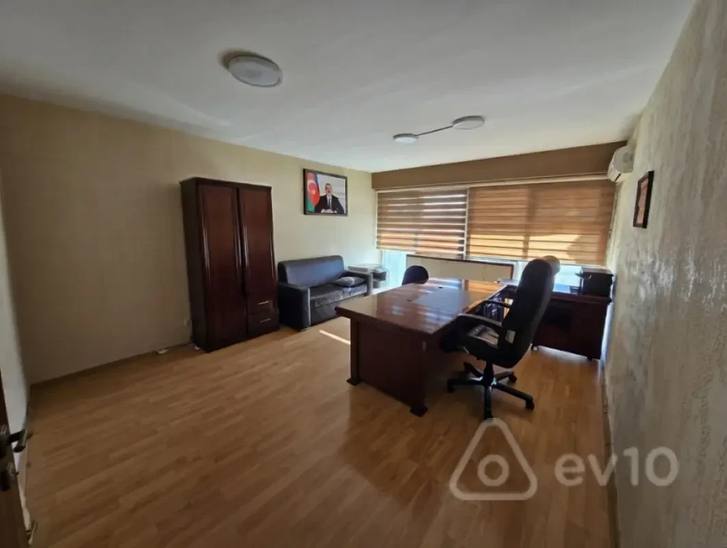 Kirayə verilir 1 otaqlı ofis 27 m²