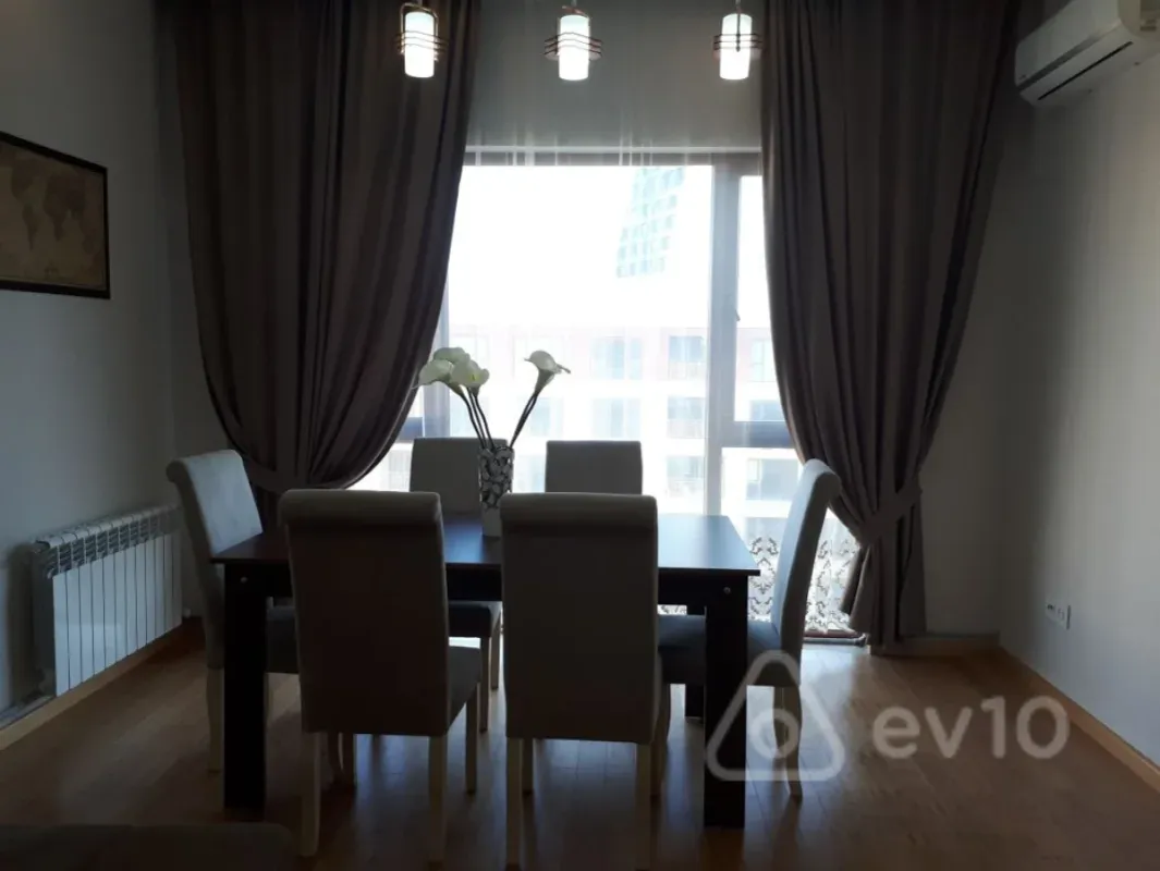 Kirayə verilir 2 otaqlı yeni tikili 78 m²