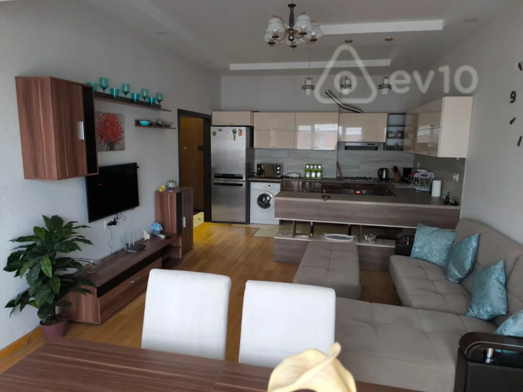 Kirayə verilir 2 otaqlı yeni tikili 78 m²