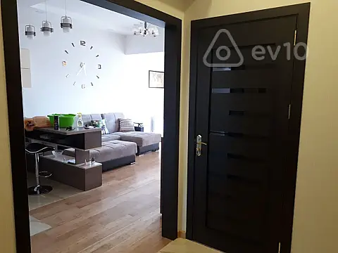 Kirayə verilir 2 otaqlı yeni tikili 78 m²