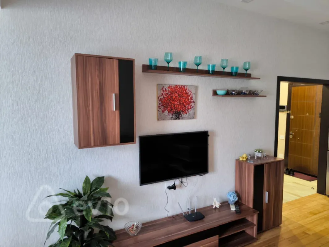 Kirayə verilir 2 otaqlı yeni tikili 78 m²