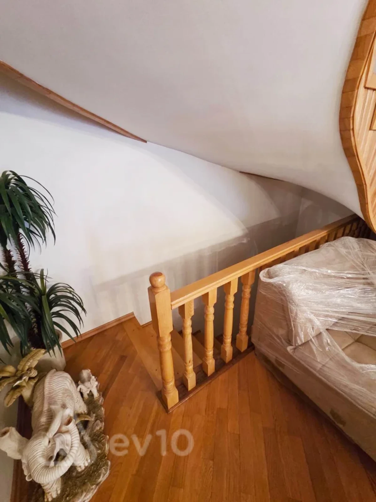 Kirayə verilir 7 otaqlı həyət evi 300 m²