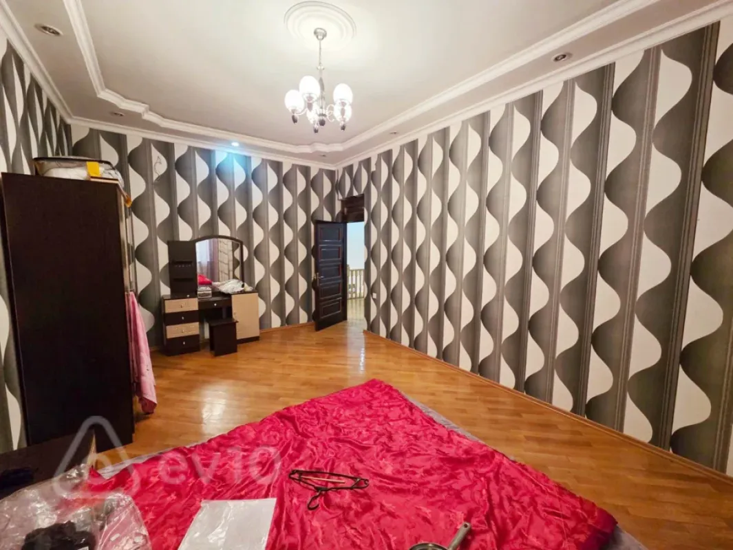 Kirayə verilir 7 otaqlı həyət evi 300 m²