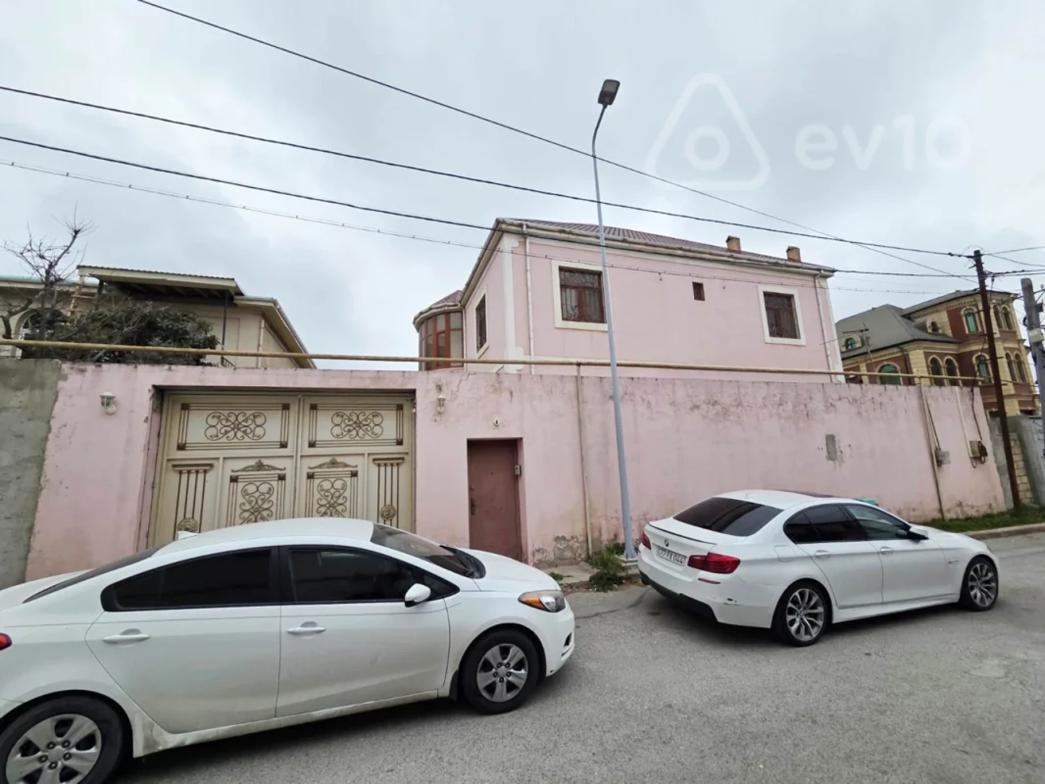 Kirayə verilir 7 otaqlı həyət evi 300 m²