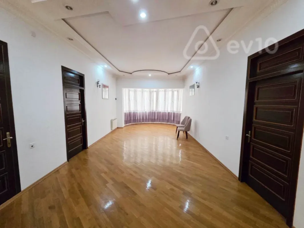 Kirayə verilir 7 otaqlı həyət evi 300 m²