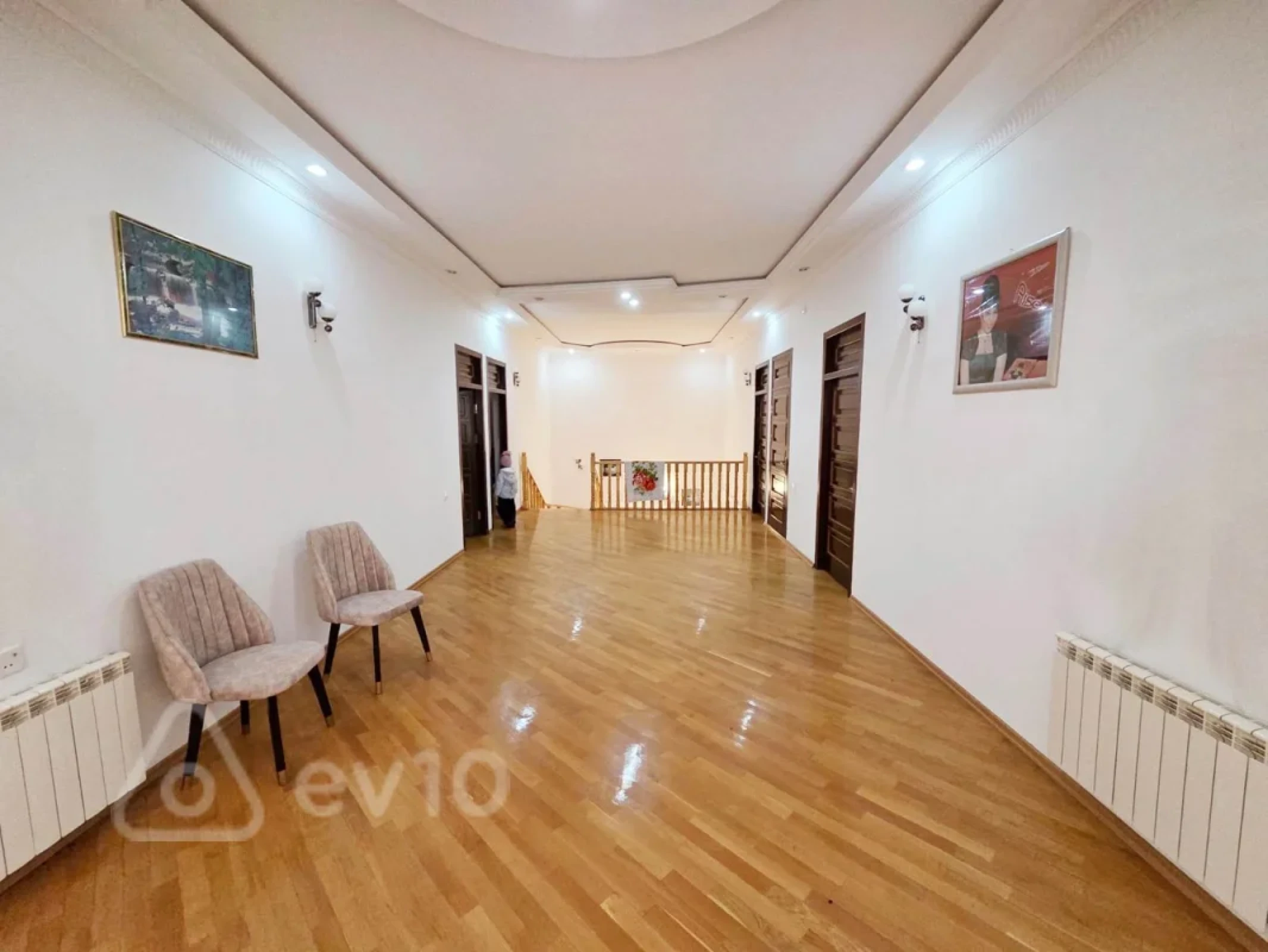 Kirayə verilir 7 otaqlı həyət evi 300 m²