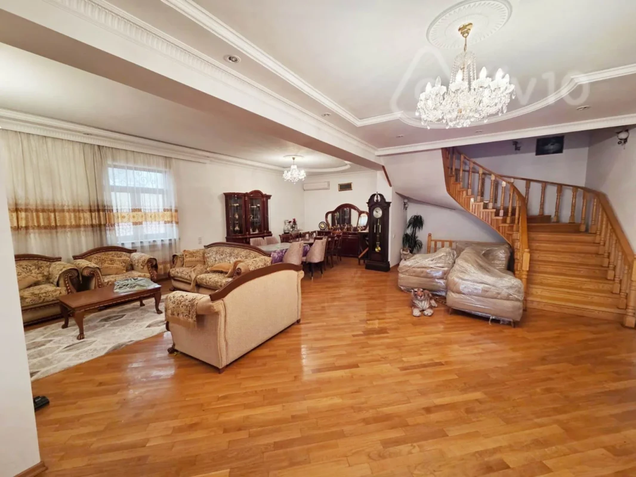 Kirayə verilir 7 otaqlı həyət evi 300 m²
