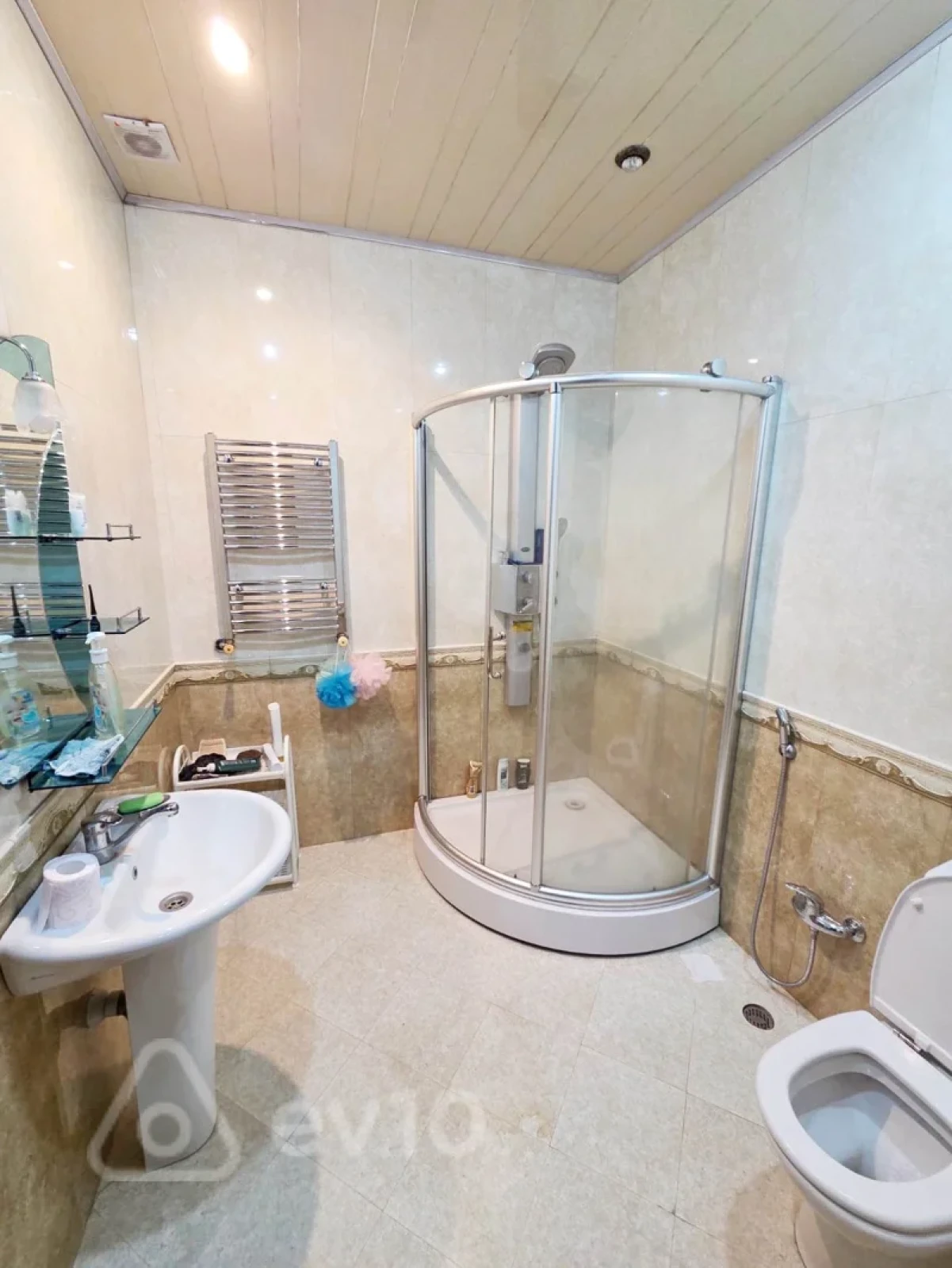 Kirayə verilir 7 otaqlı həyət evi 300 m²