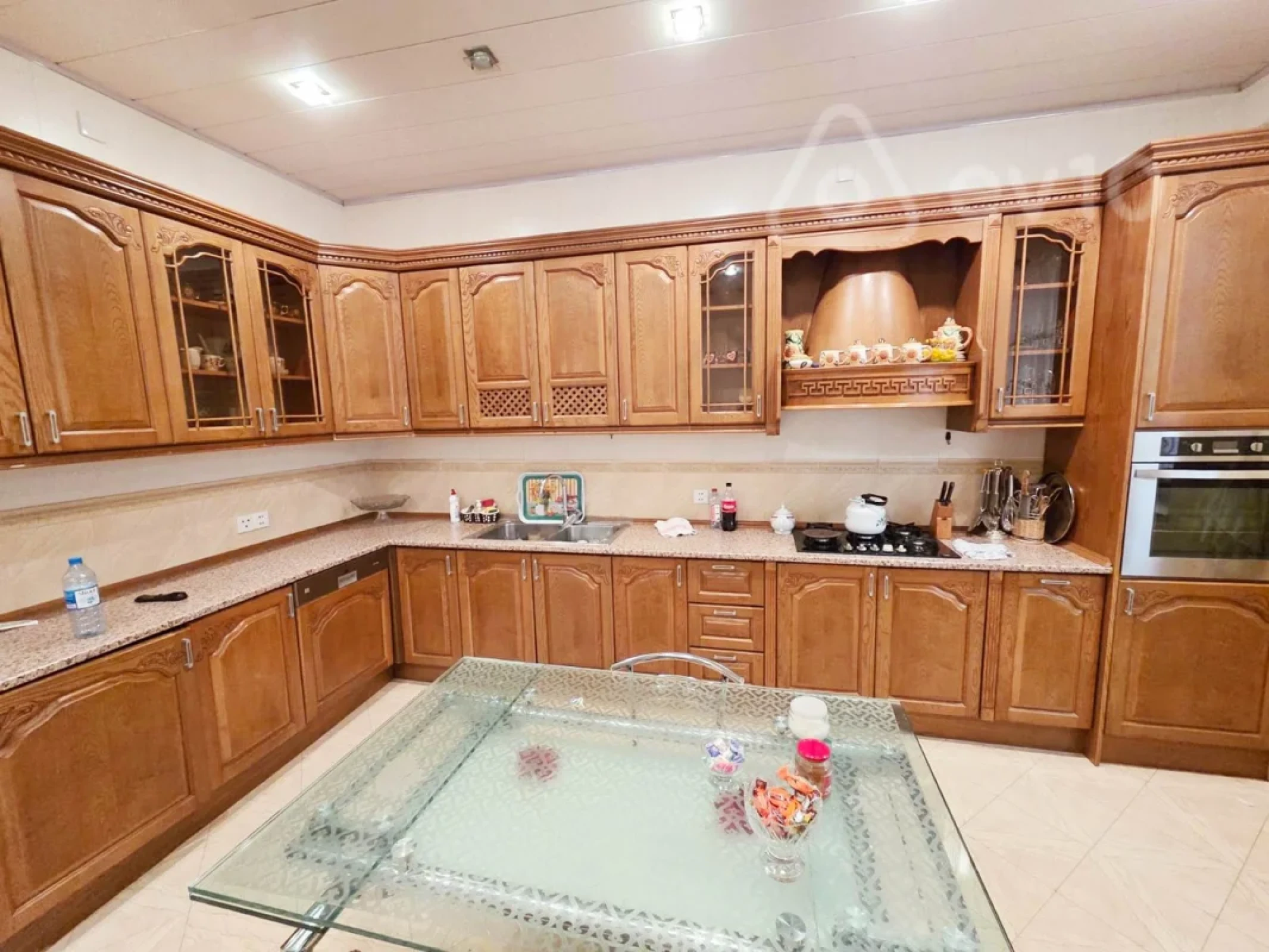 Kirayə verilir 7 otaqlı həyət evi 300 m²