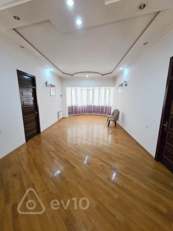 Kirayə verilir 7 otaqlı həyət evi 300 m²