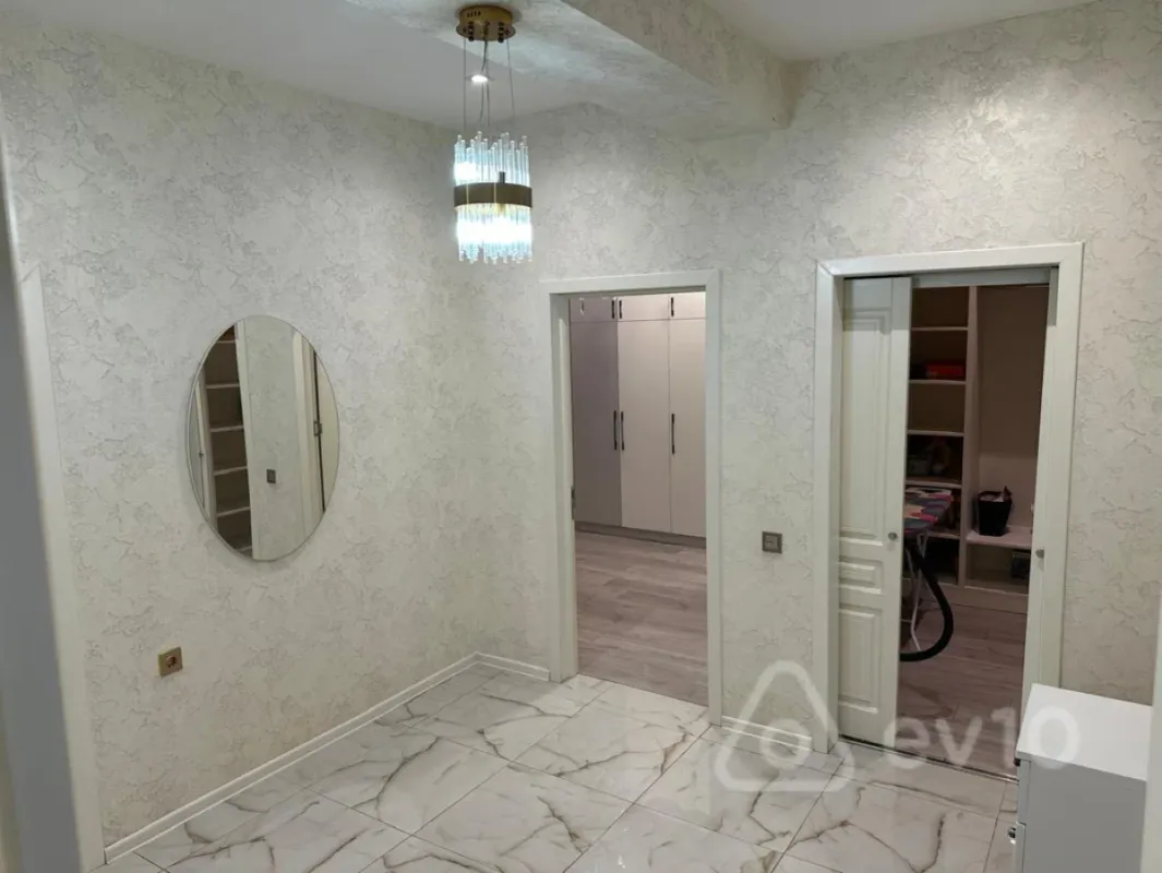 Kirayə verilir 2 otaqlı yeni tikili 110 m²