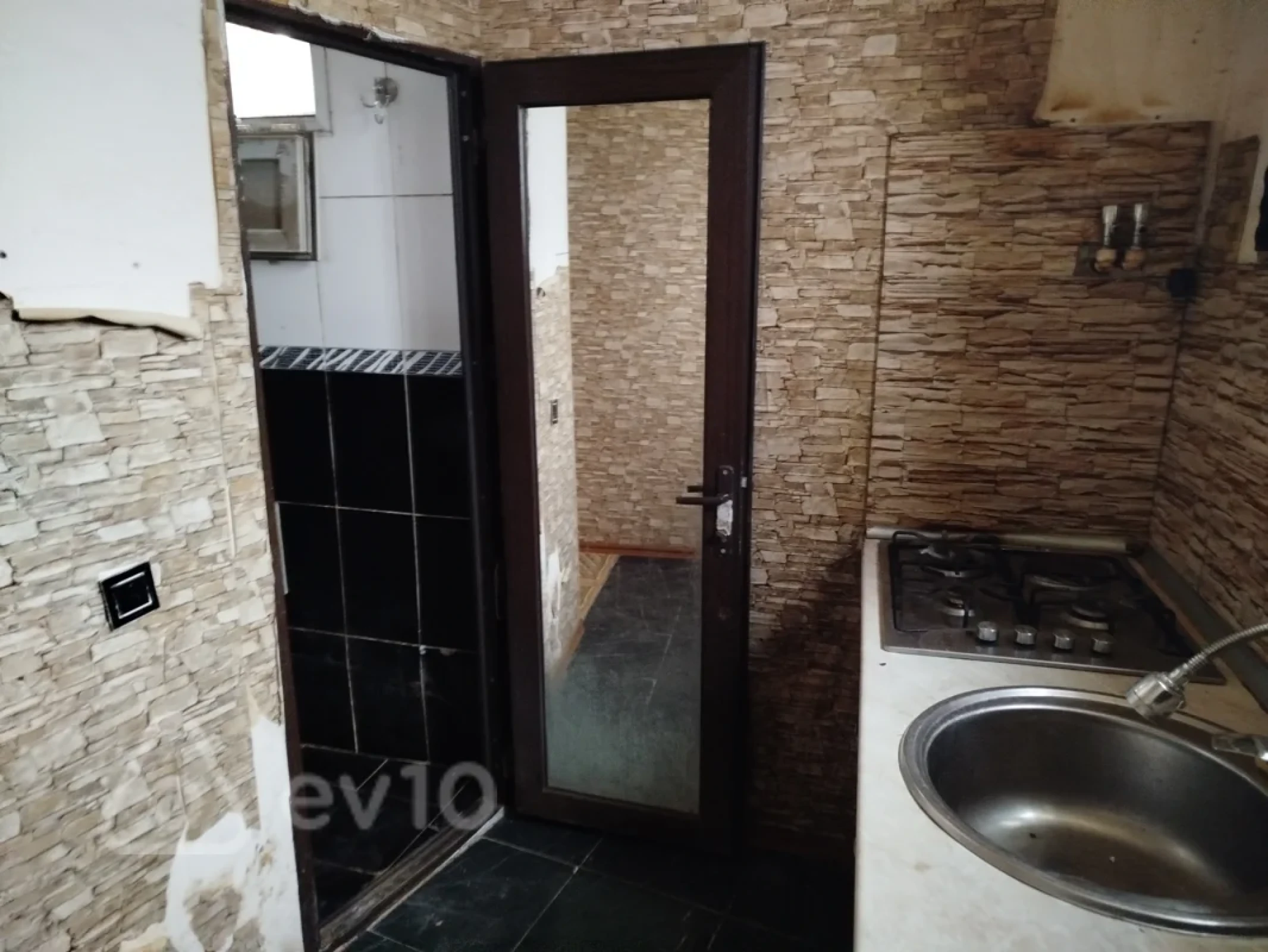 Kirayə verilir 2 otaqlı yeni tikili 50 m²